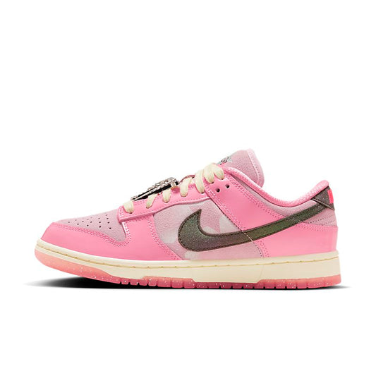 NIKE Dunk Low Barbie