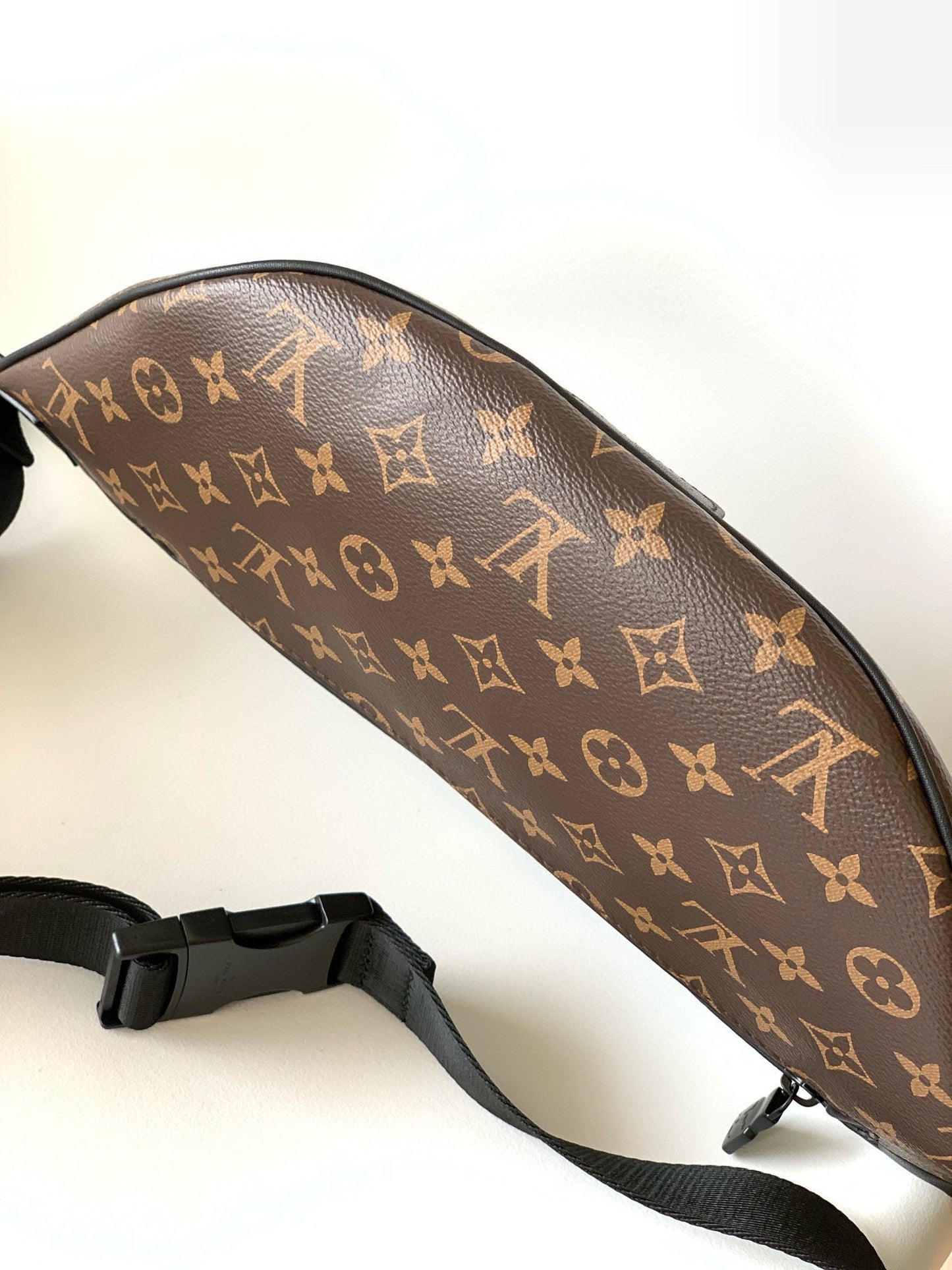 BANANE LOUIS VUITTON