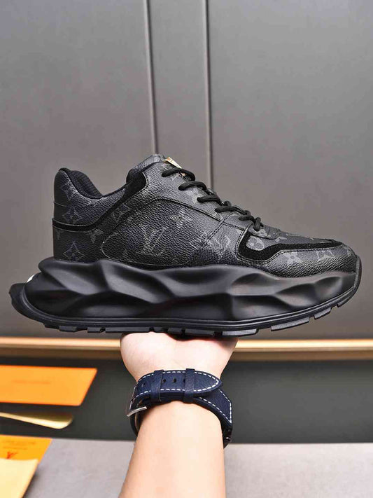 Sneaker LOUIS VUITTON CUIR NOIR MONOGRAME