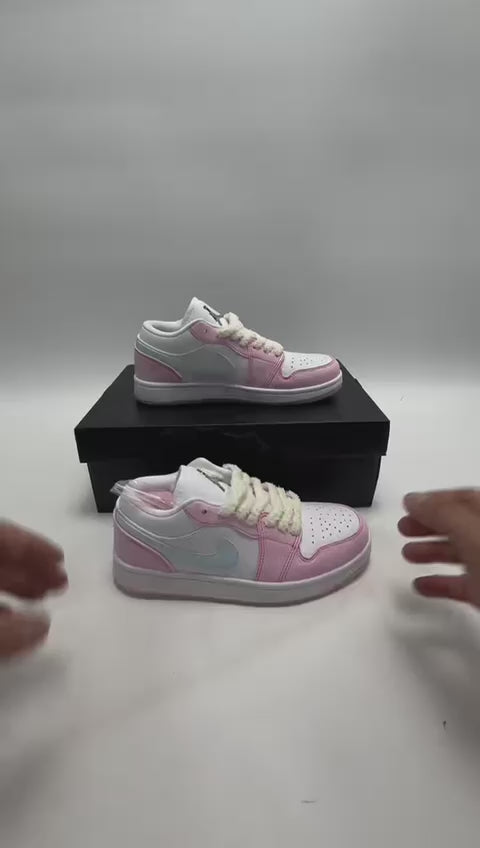 Air Jordan 1 Low SE "Paw Print"