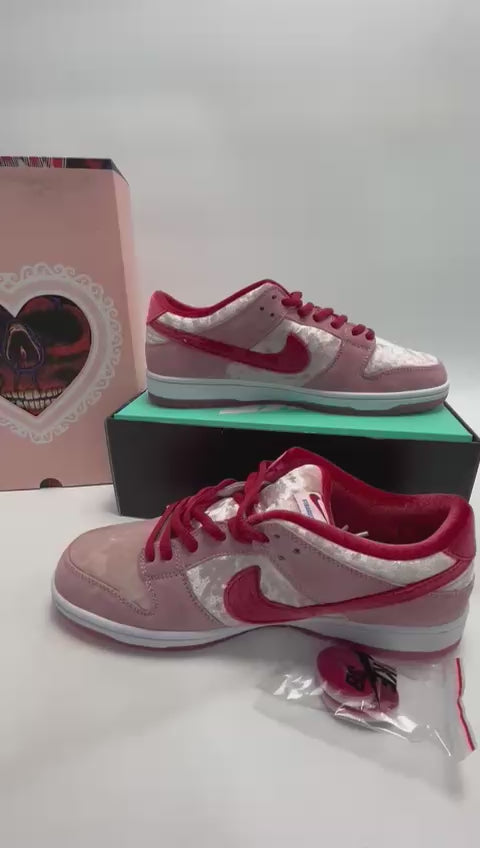 NIKE Dunk Low StrangeLove
