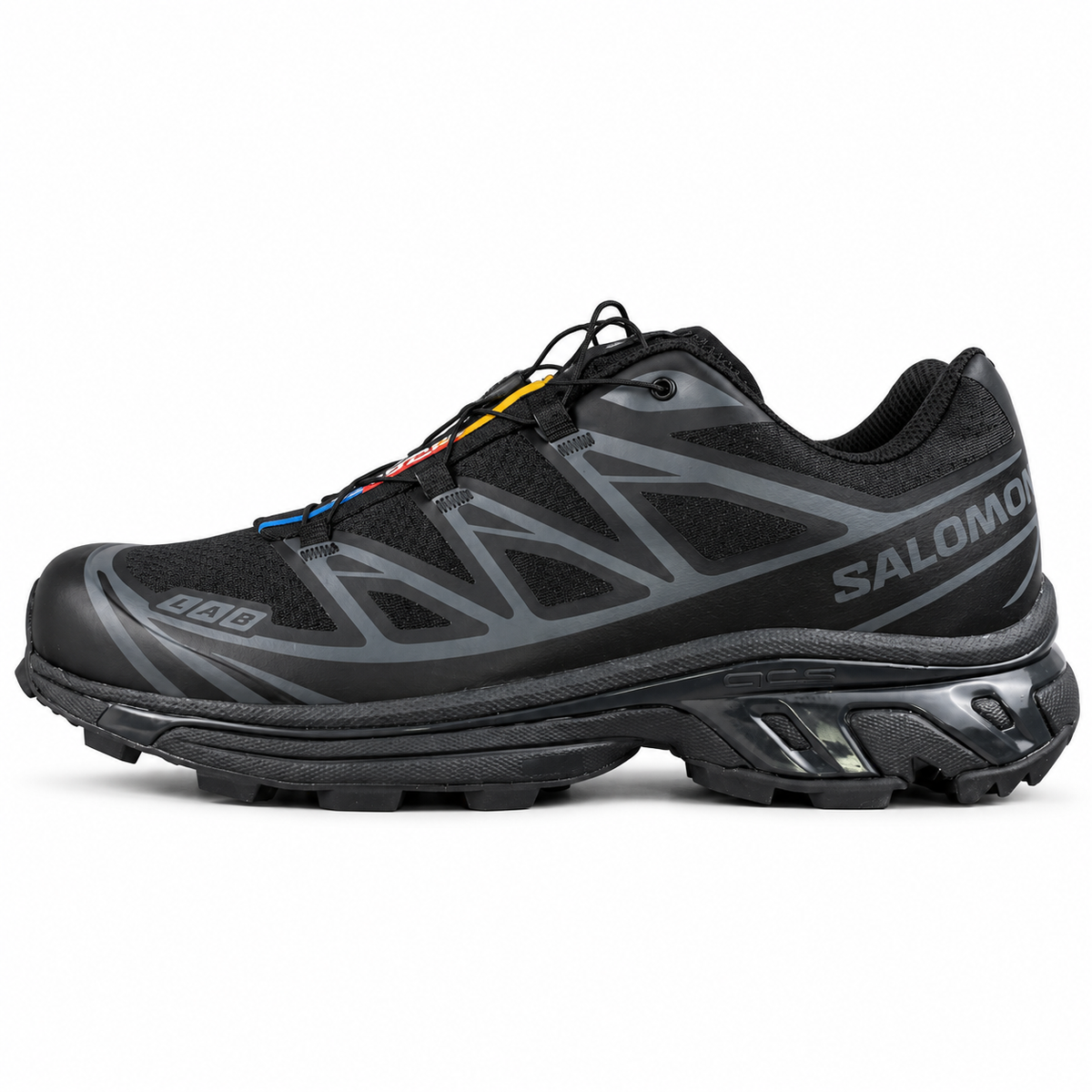 Salomon XT-6 – Noir, vue de profil sur fond blanc, pointe vers la gauche