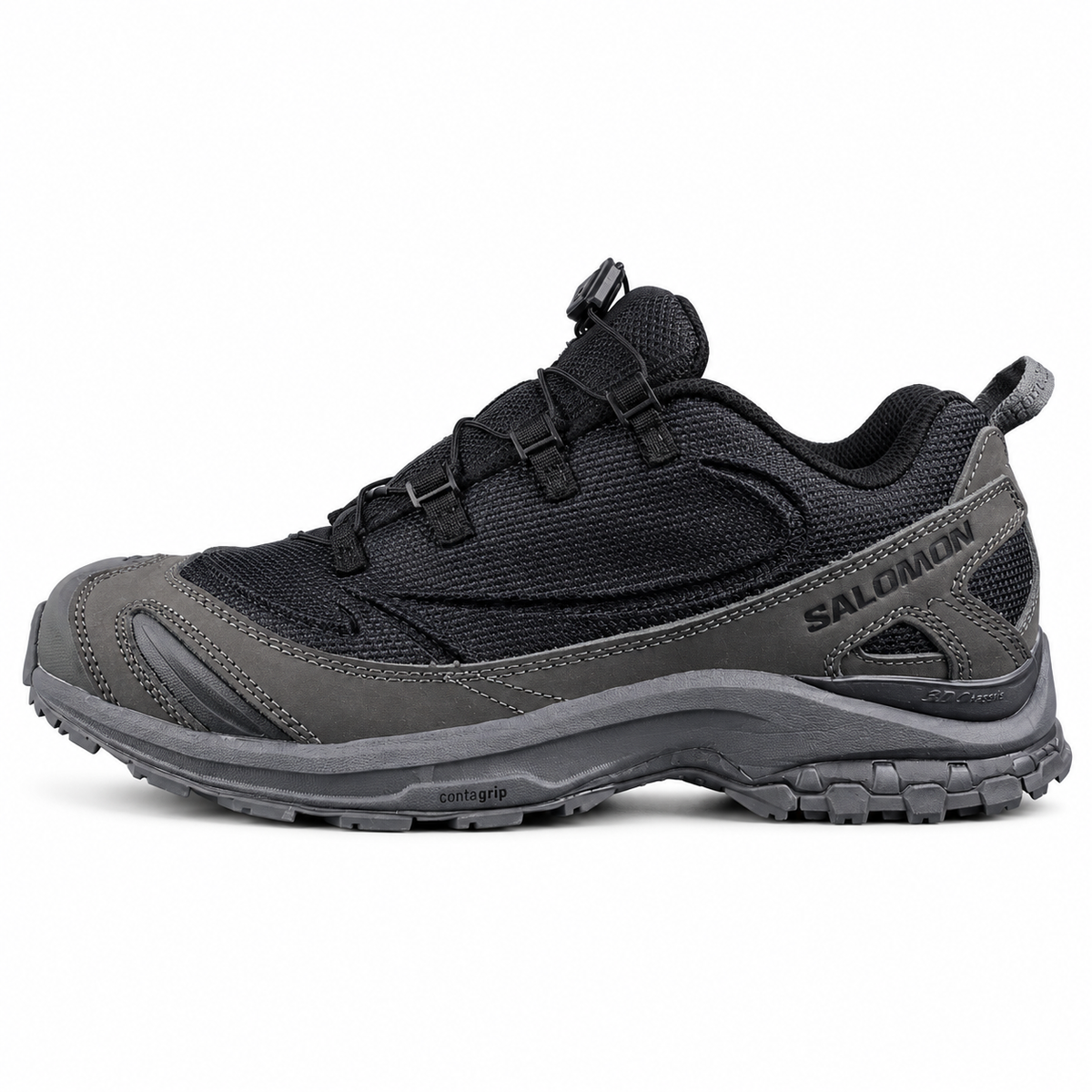 Salomon XA PRO 3D x JEONGLI – Noir, vue de profil sur fond blanc, pointe vers la gauche