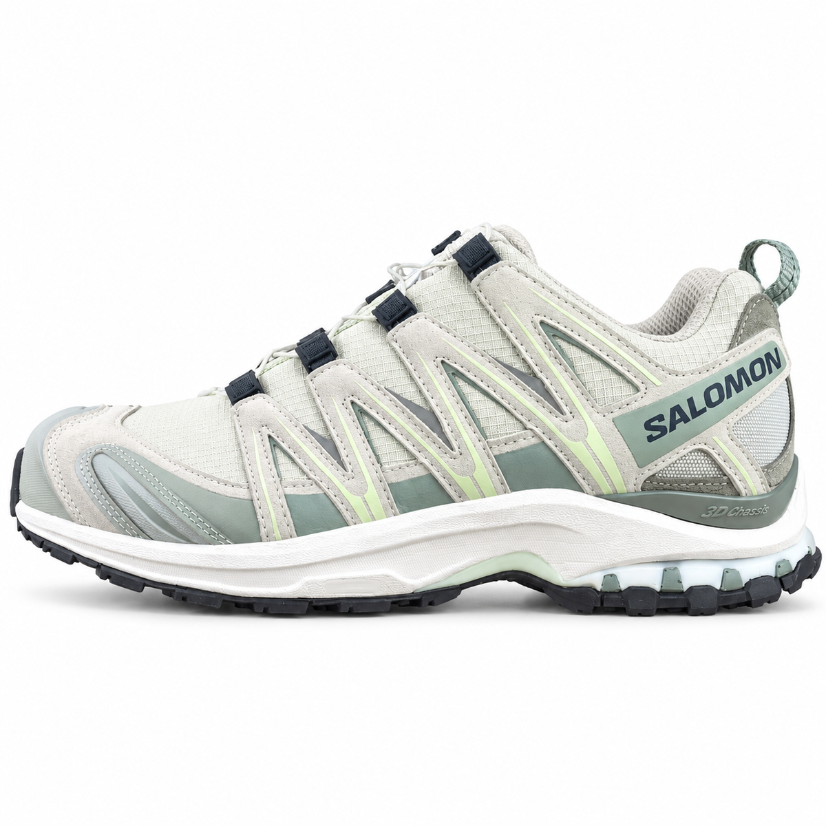 Salomon XA PRO 3D Suede – Gris clair / Vert / Blanc, vue de profil sur fond blanc, pointe vers la gauche