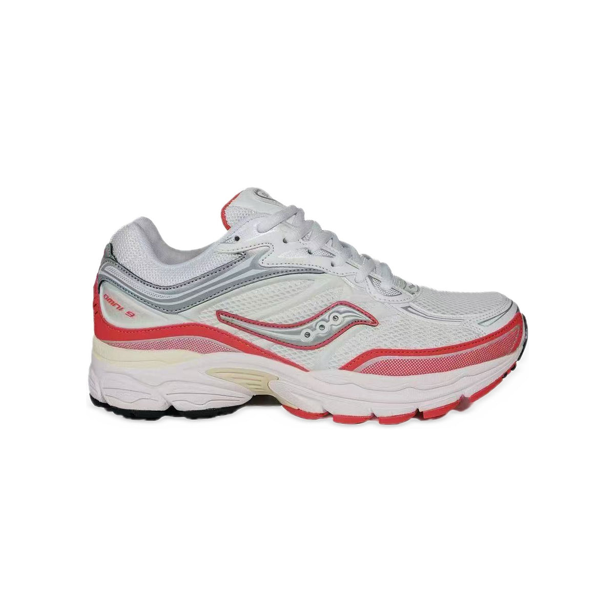 Saucony ProGrid Omni 9 Blanc / Rouge – vue latérale